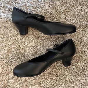 Capezio Black Character Shoe - Size 7